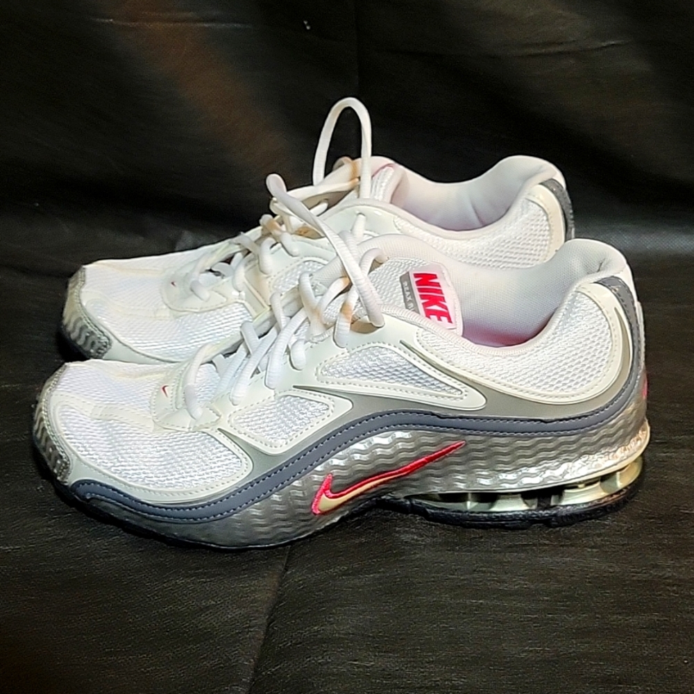 Nike Reax Sneakers